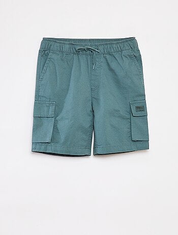 Bermuda tinta unita con tasche con patta