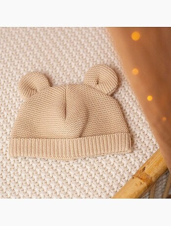 Berretto in maglia con piccole orecchie