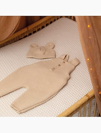 Berretto in maglia con piccole orecchie
