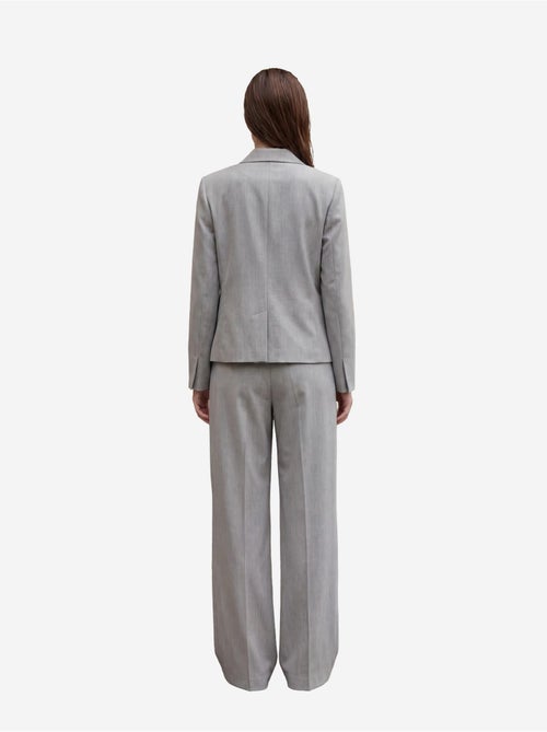 Blazer con collo a scialle e bottoni my fashion - Kiabi Blazer con collo a scialle e bottoni my fashion - Kiabi