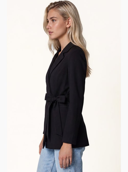 Blazer lungo con colletto a scialle e chiusura con laccio bdart - Kiabi Blazer lungo con colletto a scialle e chiusura con laccio bdart - Kiabi