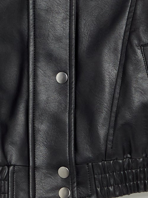 Blouson in similpelle con collo in pelliccia rimovibile - Kiabi Blouson in similpelle con collo in pelliccia rimovibile - Kiabi