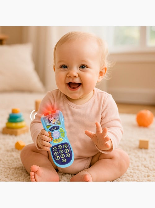 Bluey set tablet per bambini e telecomando con luci, suoni e parole in inglese - Kiabi Bluey set tablet per bambini e telecomando con luci, suoni e parole in inglese - Kiabi