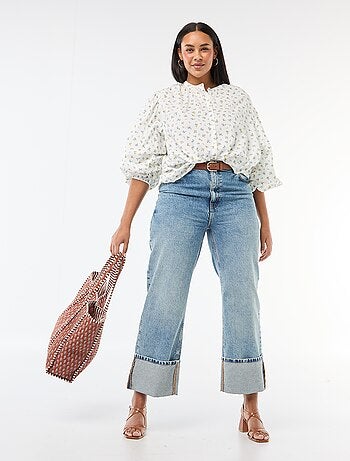 Blusa a collo rotondo e maniche lunghe