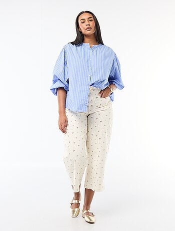 Blusa a collo rotondo e maniche lunghe