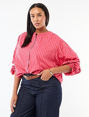 Blusa a collo rotondo e maniche lunghe