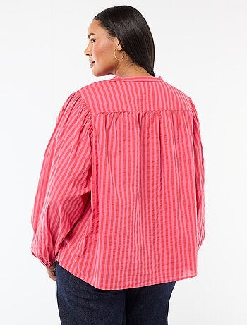 Blusa a collo rotondo e maniche lunghe