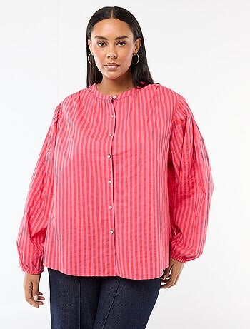 Blusa a collo rotondo e maniche lunghe