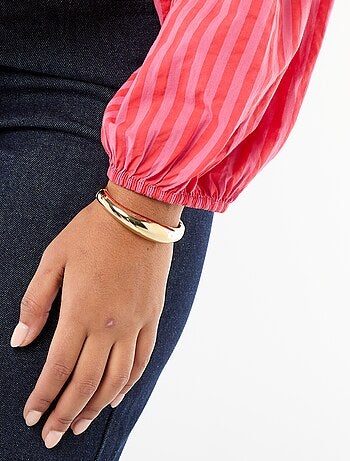 Blusa a collo rotondo e maniche lunghe