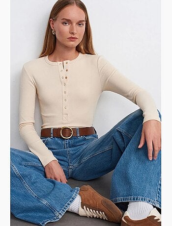 Blusa a coste con scollo rotondo e bottoni dilvin
