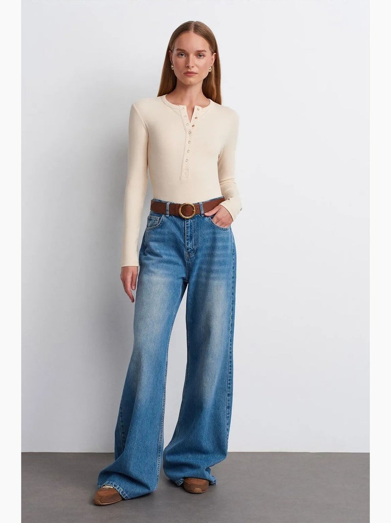 Blusa a coste con scollo rotondo e bottoni dilvin Crema - Kiabi