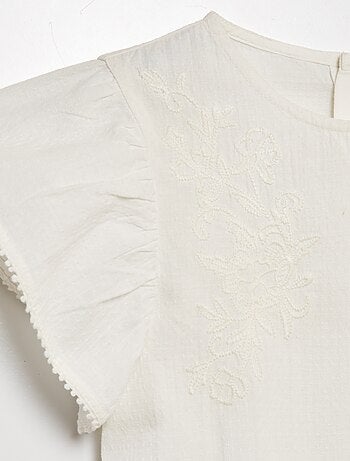Blusa a maniche corte con ricami