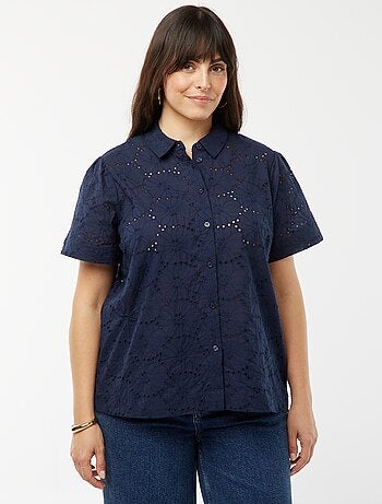 Blusa a maniche corte con ricami sangallo