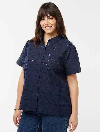Blusa a maniche corte con ricami sangallo