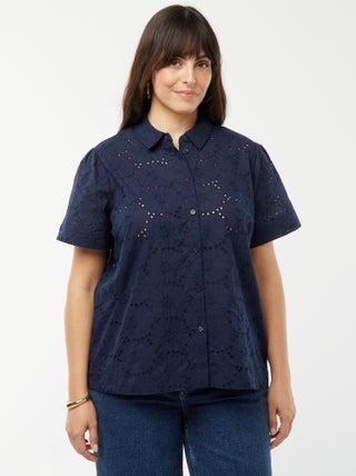 Blusa a maniche corte con ricami sangallo