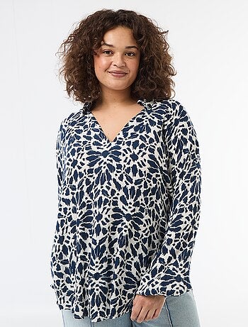 Blusa a maniche lunghe con colletto a punte libere