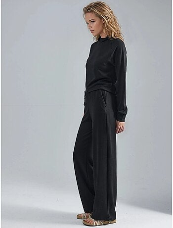Blusa a mezzo collo modal touch e pantaloni con vita elasticizzata collezione bersan hiccup