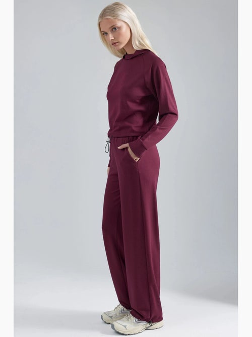 Blusa a mezzo collo modal touch e pantaloni con vita elasticizzata collezione bersan hiccup - Kiabi Blusa a mezzo collo modal touch e pantaloni con vita elasticizzata collezione bersan hiccup - Kiabi