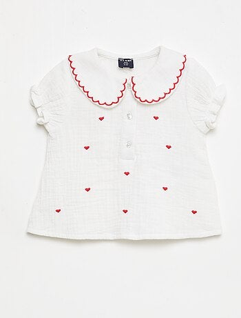 Blusa colletto Claudine e ricami 'cuori'