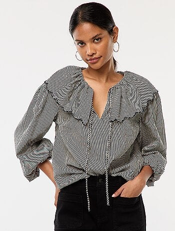 Blusa con ampio colletto tondo