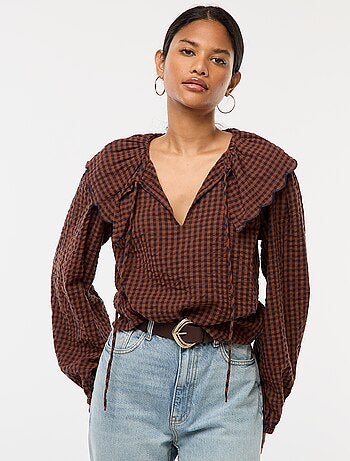 Blusa con ampio colletto tondo