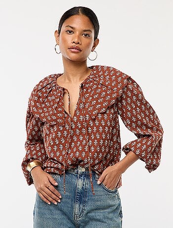 Blusa con ampio colletto tondo