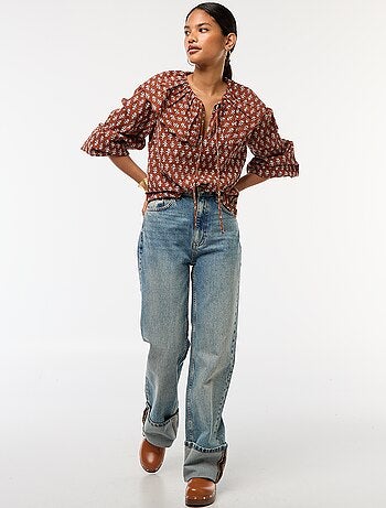 Blusa con ampio colletto tondo