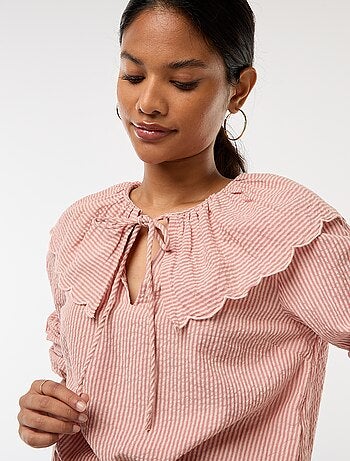 Blusa con ampio colletto tondo