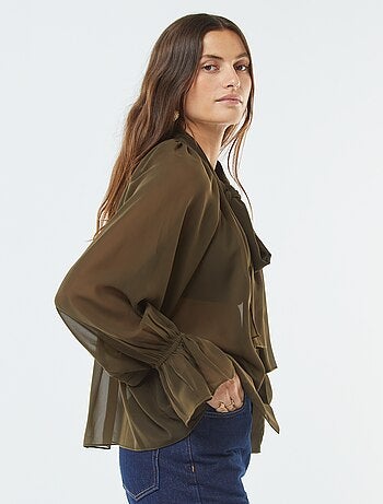 Blusa con collo a fiocco e maniche con volant