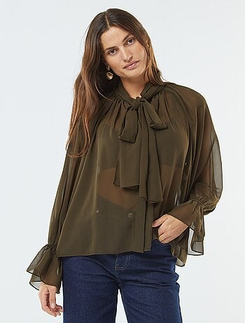 Blusa con collo a fiocco e maniche con volant