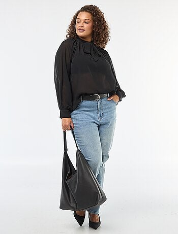 Blusa con collo a lavallière e lacci da annodare sul davanti