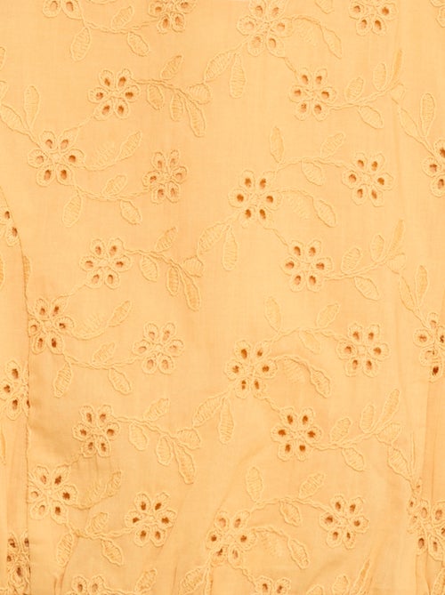 Blusa con ricami floreali a maniche corte - Kiabi