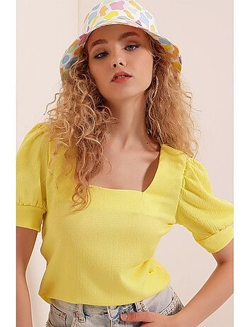 Blusa con scollo quadrato