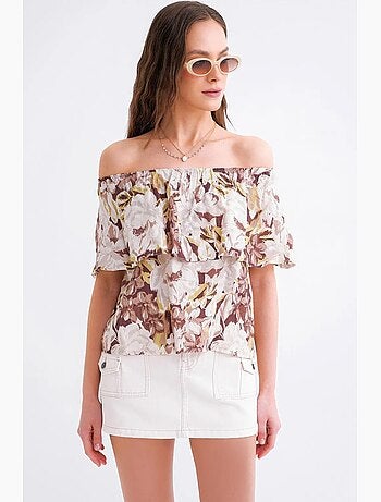 Blusa con stampa floreale e spalle scoperte mixray