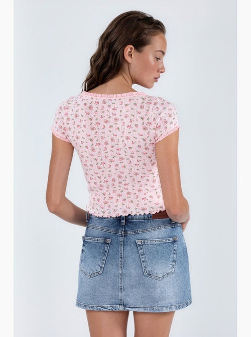 Blusa corta con scollo a u a fiori con balze busem - Kiabi Blusa corta con scollo a u a fiori con balze busem - Kiabi