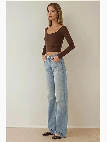 Blusa corta in viscosa con scollo rotondo slim fit hiccup
