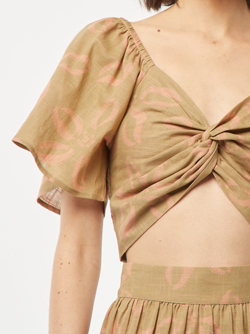 Blusa cropped con fiocco fantasia e maniche a farfalla - Kiabi