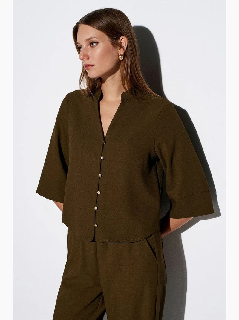 Blusa in crêpe collo alla coreana dilvin Verde kaki - Kiabi