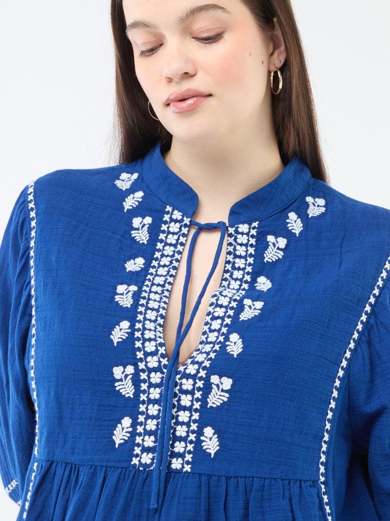 Blusa in garza di cotone con ricami fantasia e lacci al collo Blu - Kiabi