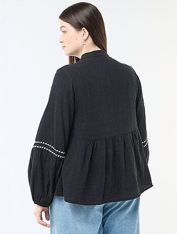 Blusa in garza di cotone con ricami fantasia e lacci al collo