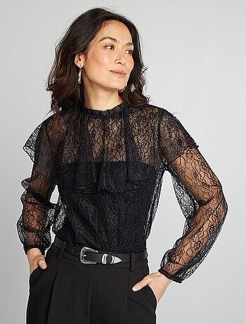 Blusa in pizzo con volant