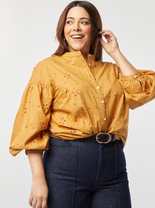 Blusa in ricamo a punto inglese