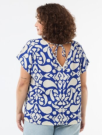 Blusa in tessuto goffrato a maniche corte