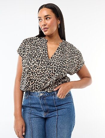 Blusa leggera a maniche corte