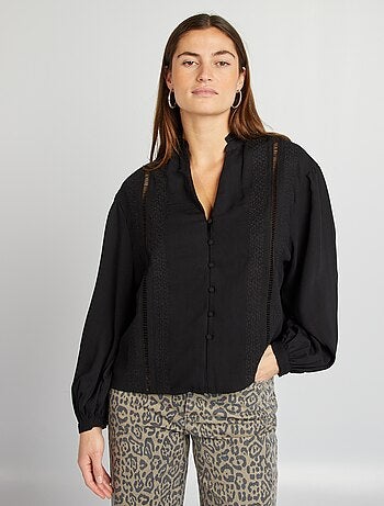 Blusa morbida con ricamo volant e maglia traforata