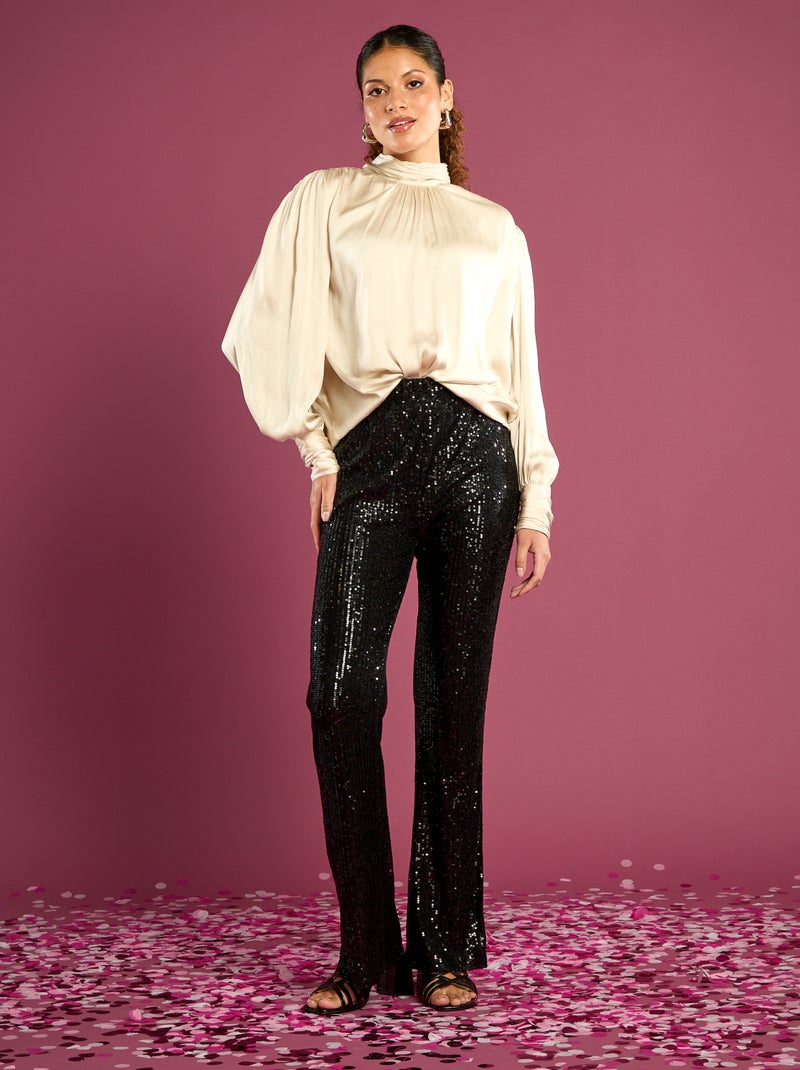 Blusa satinata con collo alto e arricciature Beige - Kiabi