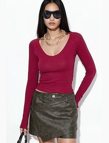Blusa scollata a v a maniche lunghe dalla linea aderente busem