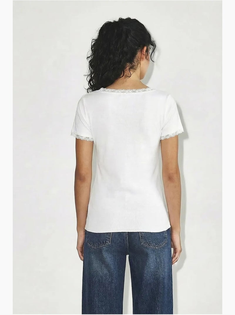 Blusa slim fit con scollo a barca in pizzo lucci Bianco - Kiabi
