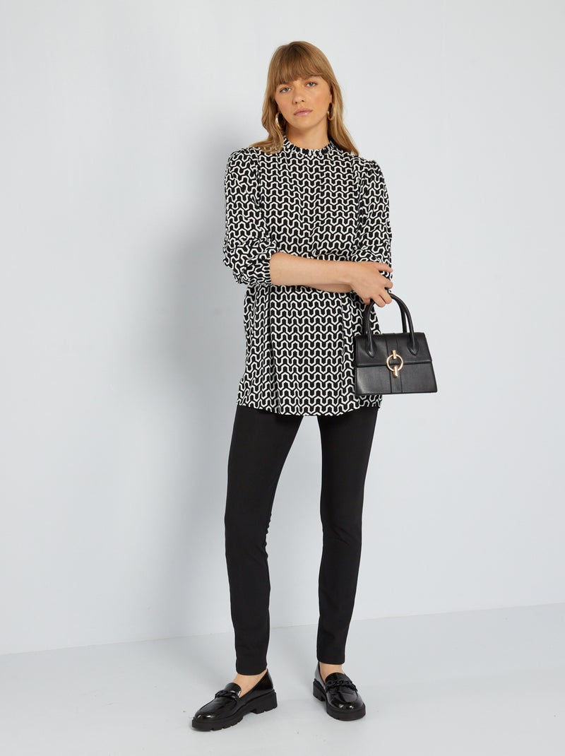 Blusa stampata a collo alto con volant NERO - Kiabi