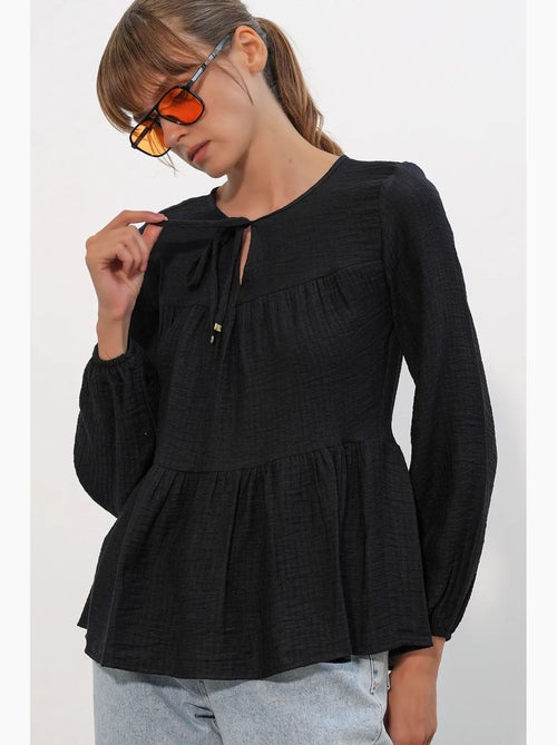 Blusa testurizzata nodo davanti bdart - Kiabi Blusa testurizzata nodo davanti bdart - Kiabi